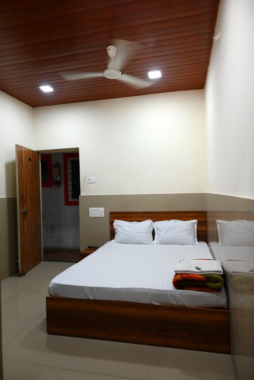 P P Lodging Mangvadi Εξωτερικό φωτογραφία